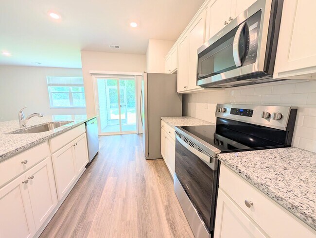 Building Photo - Brand New Home in Sand Ridge Park