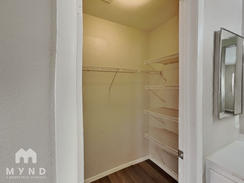 Building Photo - 514 Oak Island Dr