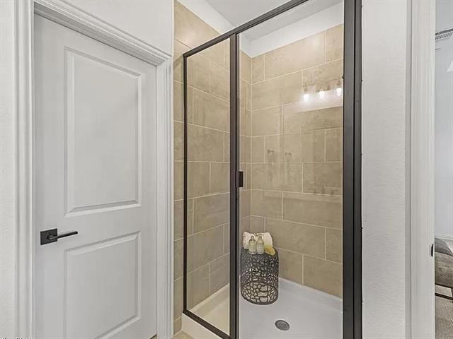 Building Photo - 6200 King's Path