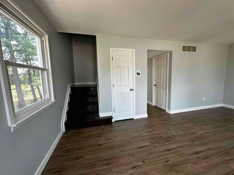 Building Photo - 1531 Harford Square Dr
