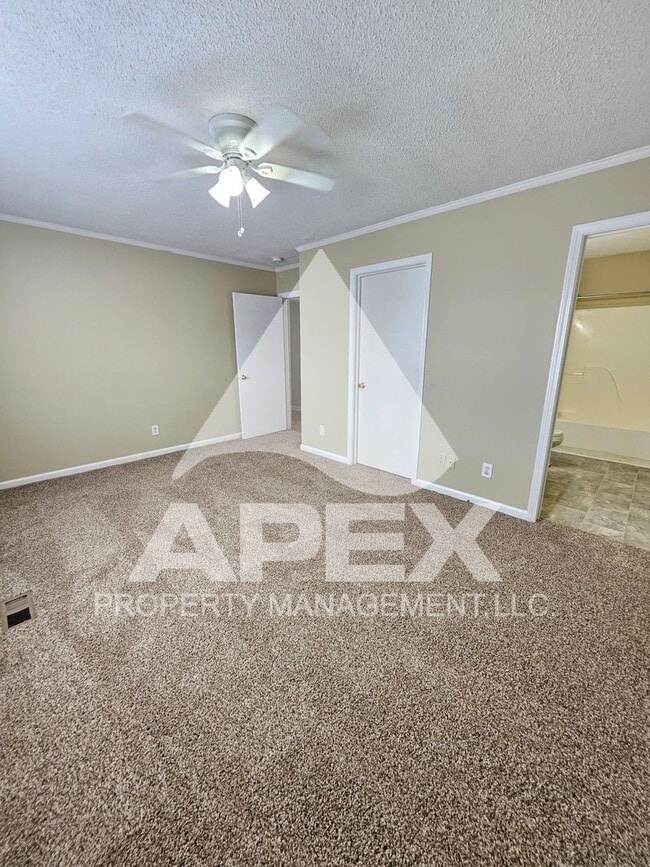 Building Photo - 3 Bd | 2 Ba Top Floor Condo in West Knoxville!