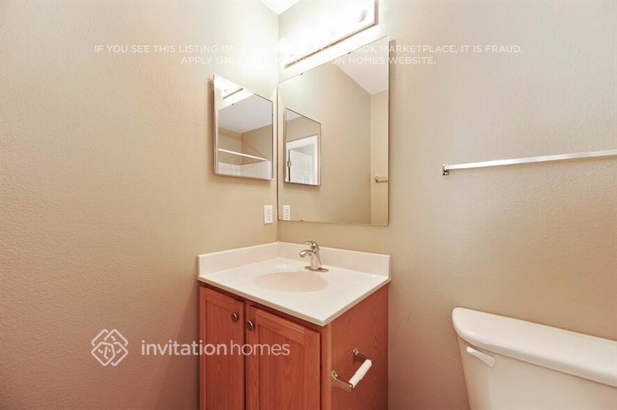 Building Photo - 947 Brenton Leaf Dr