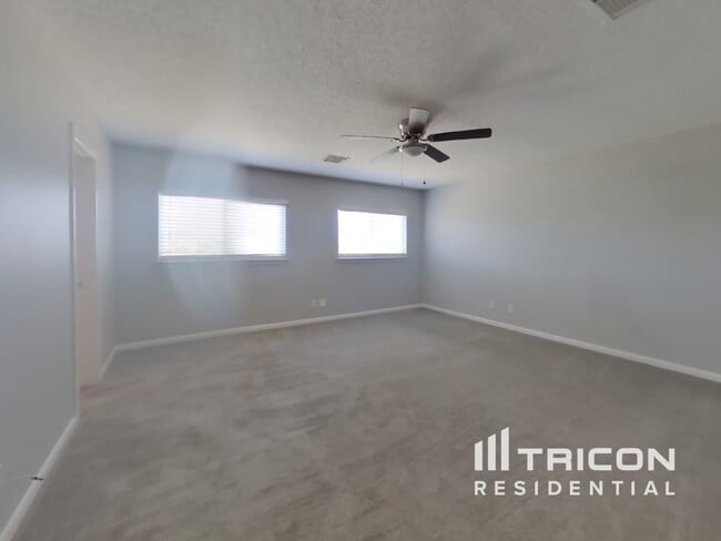 Building Photo - 5930 Encanto Point Dr