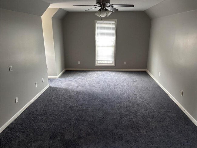 Building Photo - 4901 Planters Walk