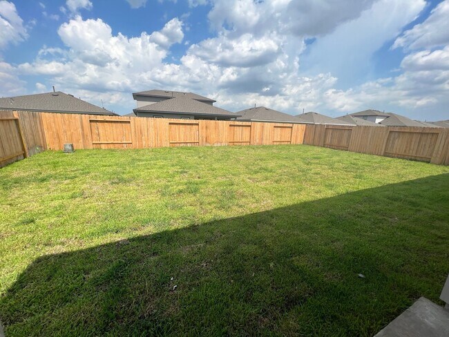 Building Photo - 7719 Brushwood Dr