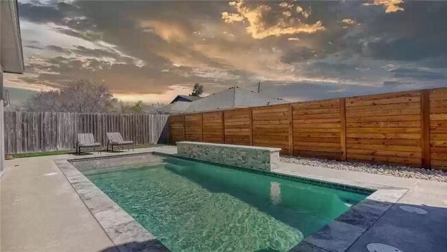 Building Photo - 13829 Laffite Dr