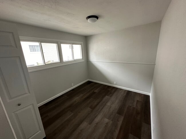 Building Photo - 1222 N Lindsay St