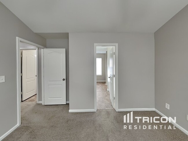 Building Photo - 106 Newport Dr