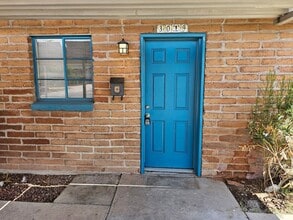 Building Photo - 3019 E Alta Vista St