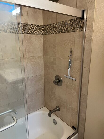 Building Photo - 3618 SE 67th Ave