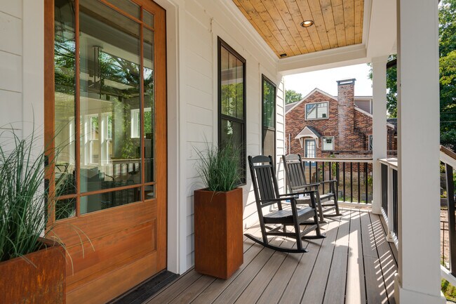 Building Photo - Cahal Ave Unit B