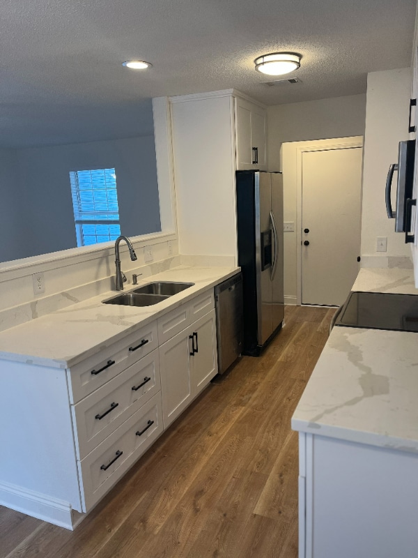 Building Photo - 6056 Savannah Dr