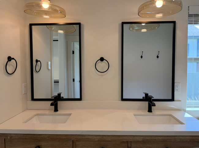 Building Photo - Stunning Kalispell Home in Silverbrook nei...