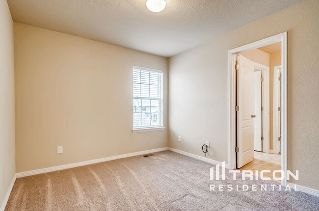 Building Photo - 161 N Newbern Way