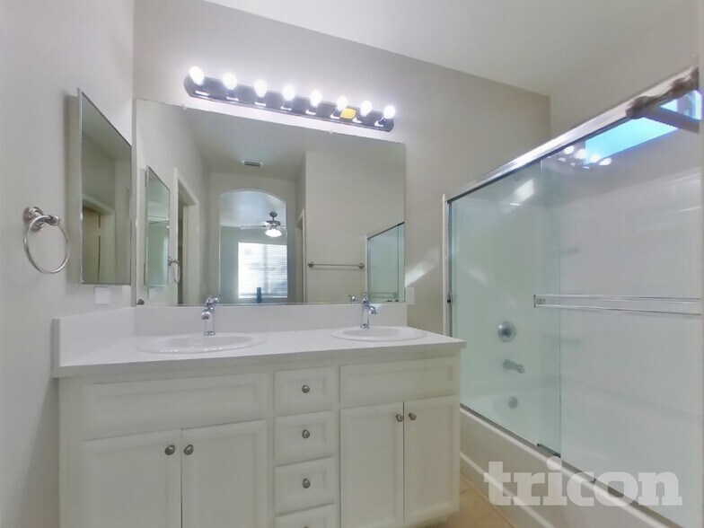 Building Photo - 7820 Golden Ring Way