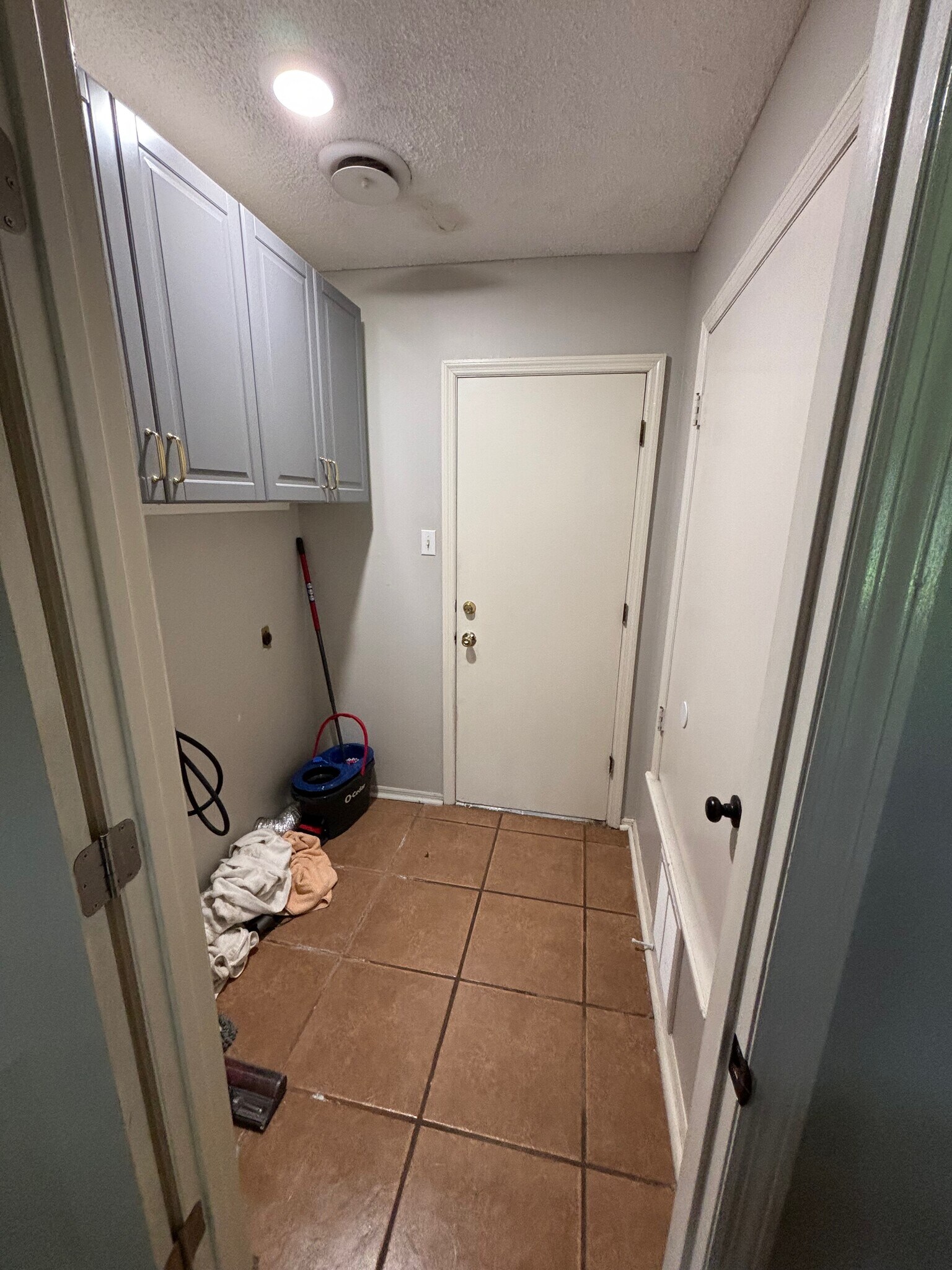 Laundry Room - 8612 S 31st Ter