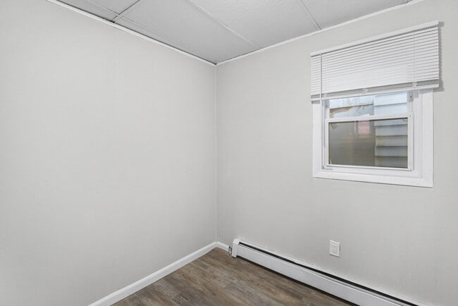 Building Photo - 1534 5th Ave