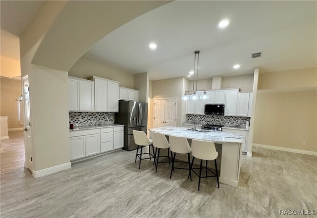 Building Photo - 5780 N Lena Dr