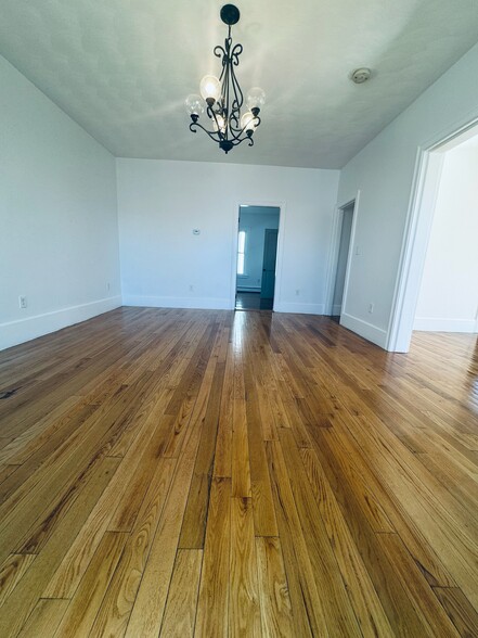 Dining Room - 43 Olo St