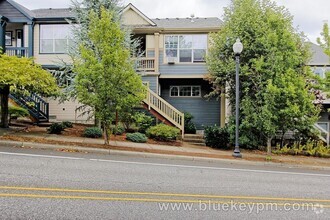 Building Photo - 3 Bed, 2.5 Bath  Townhome With Primary on ...