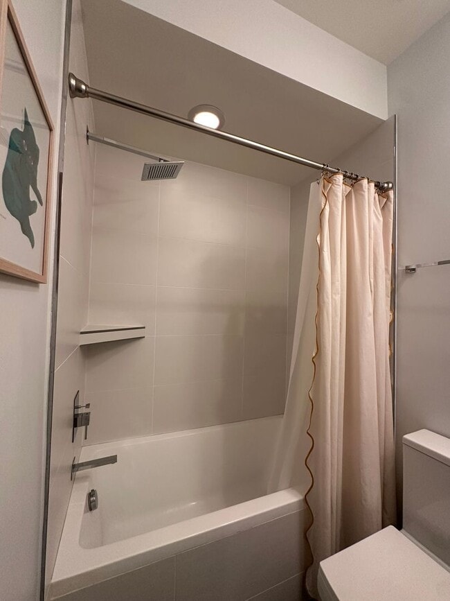 Building Photo - 1 Bedroom, 2 Bath Condo