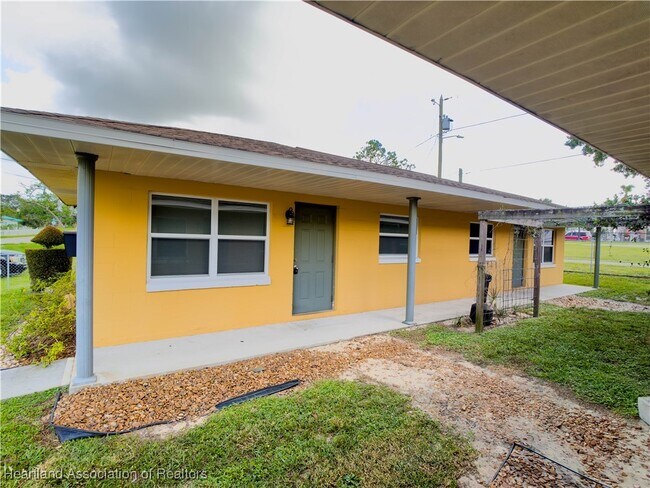 Building Photo - 733 Booker Ave