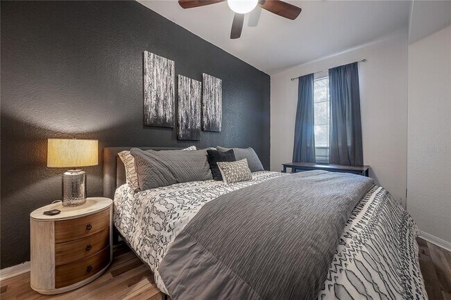 Building Photo - 410 S Armenia Ave