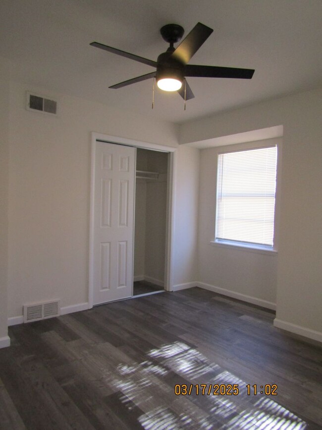 Building Photo - Remodeled three-bedroom home located in th...