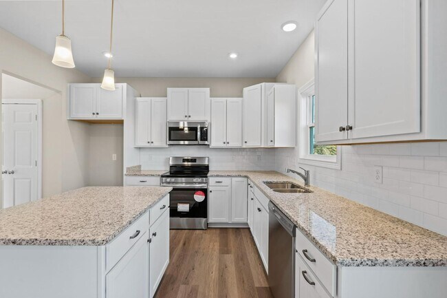 Building Photo - 933 Camden Ct