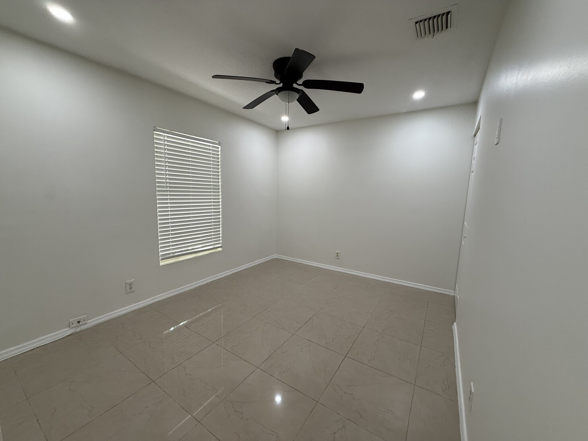 Building Photo - 238 Palmetto Dr