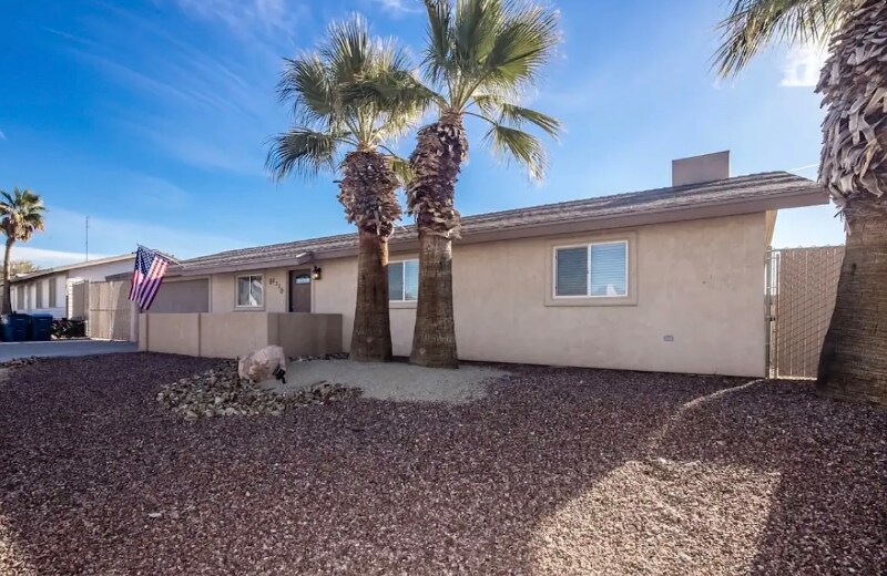 Building Photo - 830 Chalon Dr