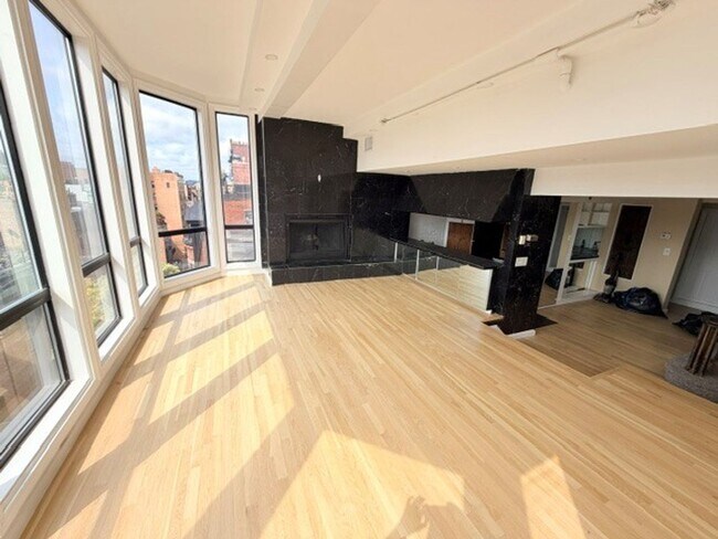 Building Photo - 111 Beacon St