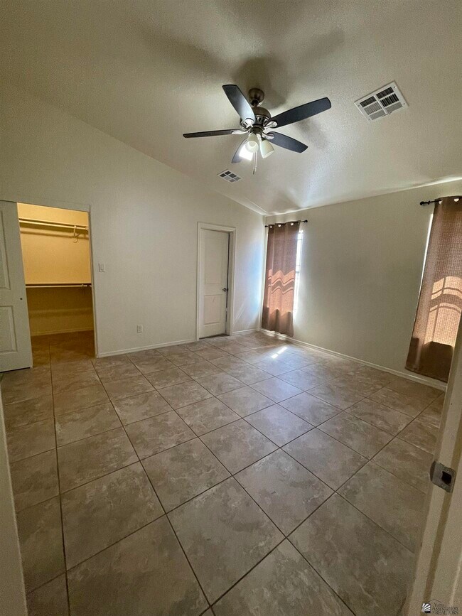 Building Photo - 291 N Saguaro Ave