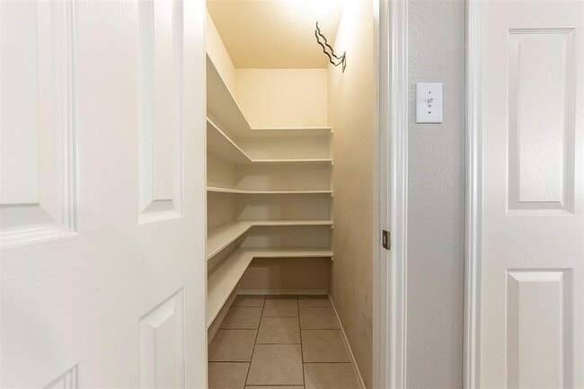 Building Photo - 1721 Kemah Village Dr