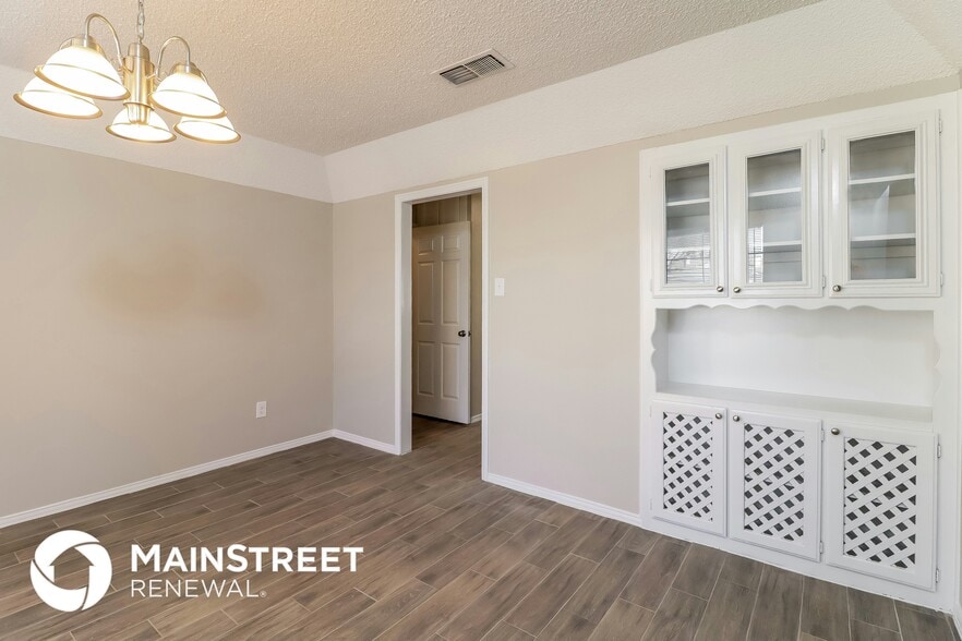 Building Photo - 4104 Firethorn Dr