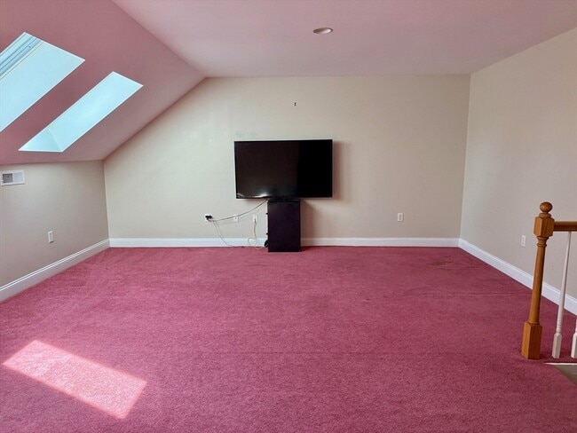 Building Photo - 218 Rangeway Rd