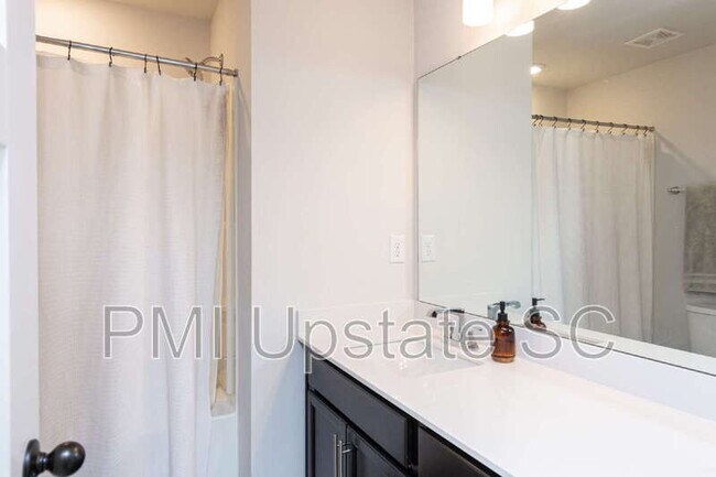 Building Photo - 1069 Millison Pl