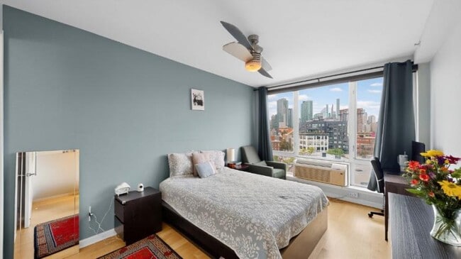 Building Photo - 2 bedroom in LONG ISLAND CITY NY 11101