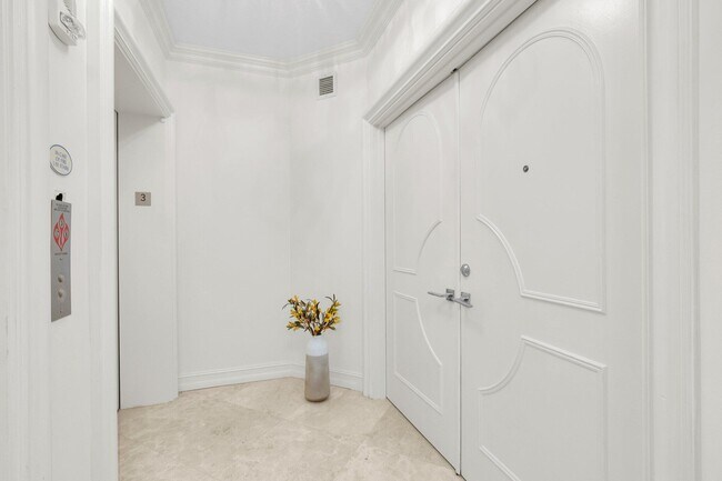 Building Photo - 3700 S Ocean Blvd