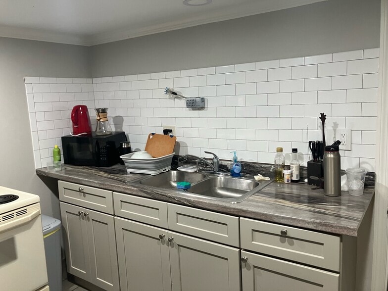 Kitchen - 12 Creswell Rd