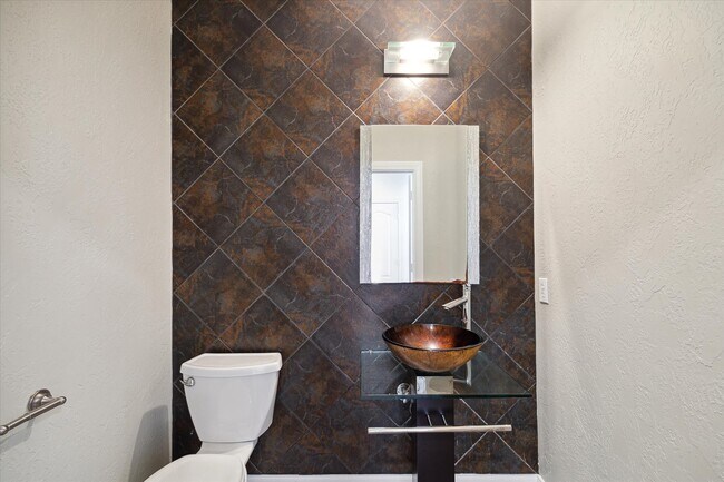 Building Photo - 30 Watermill Pl