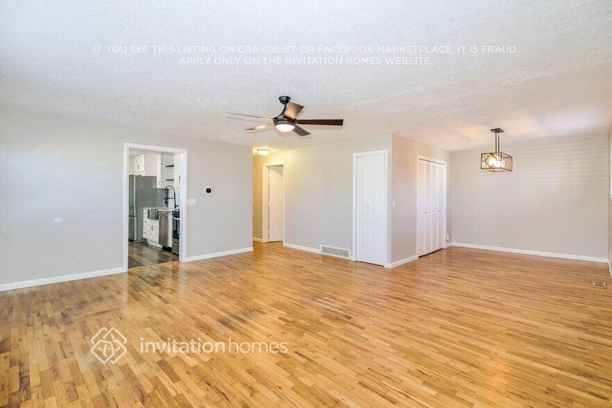 Building Photo - 381 Marquette Dr