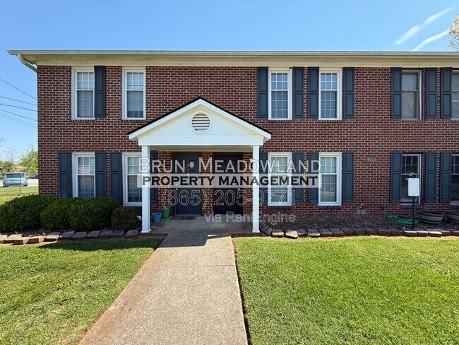 Building Photo - 9101 Parktop Ln NW