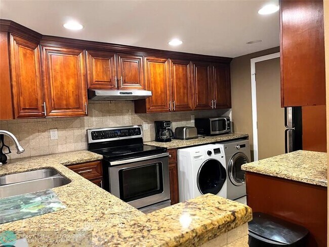 Building Photo - 6000 N Ocean Blvd