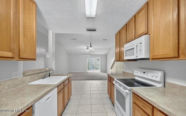 Building Photo - 9205 Redtail Dr