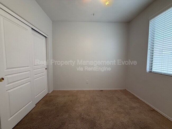 Building Photo - 8278 W Charter Oak Rd