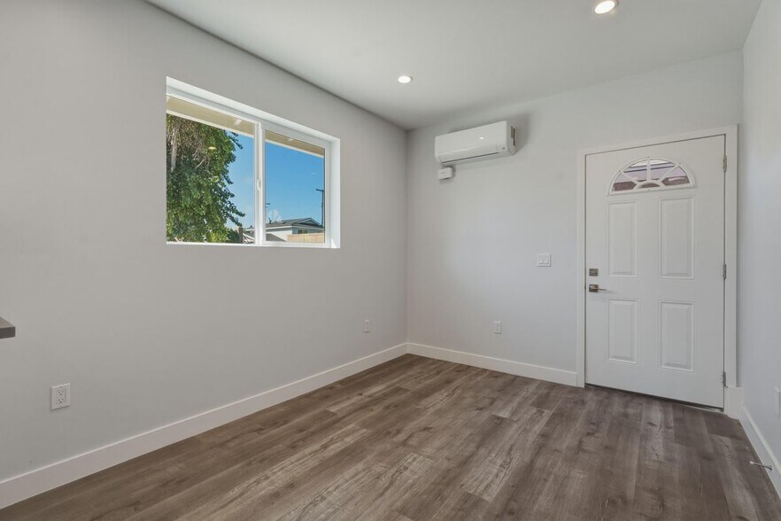 Building Photo - 19833 Blythe