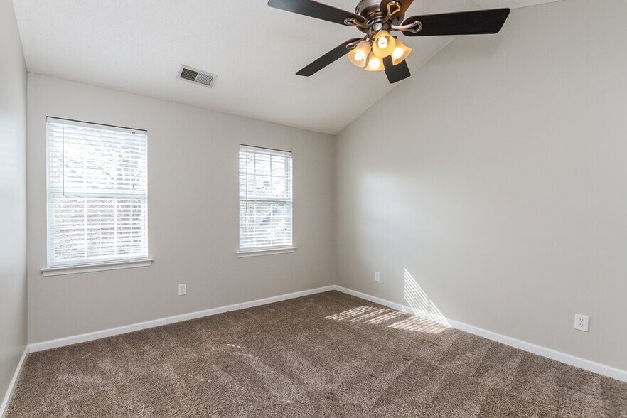 Building Photo - 14632 Laura Michelle Rd