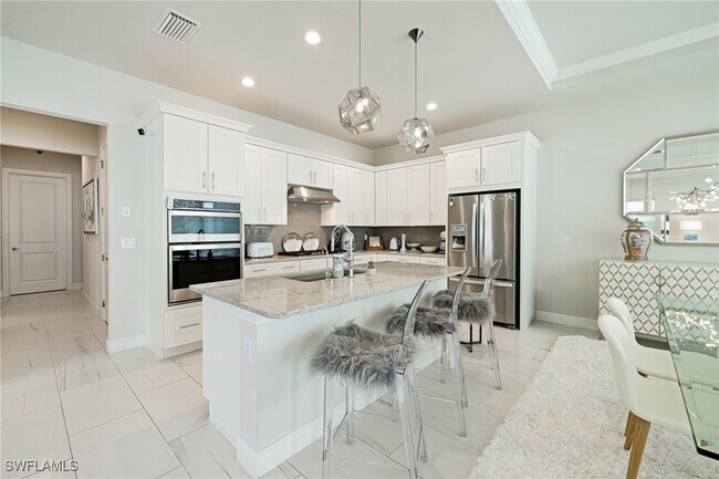 Building Photo - 9020 St Lucia Dr