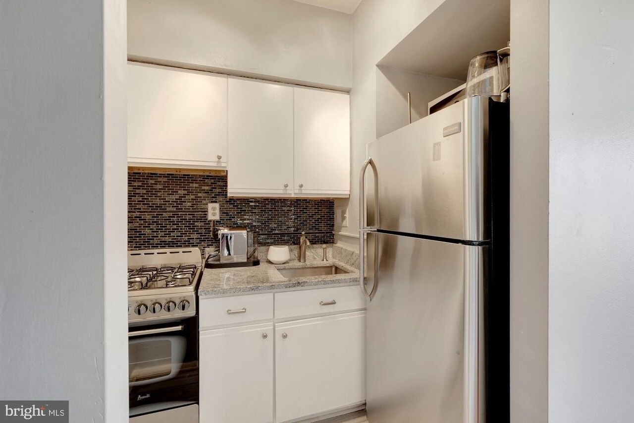 Building Photo - 1727 Massachusetts Ave NW